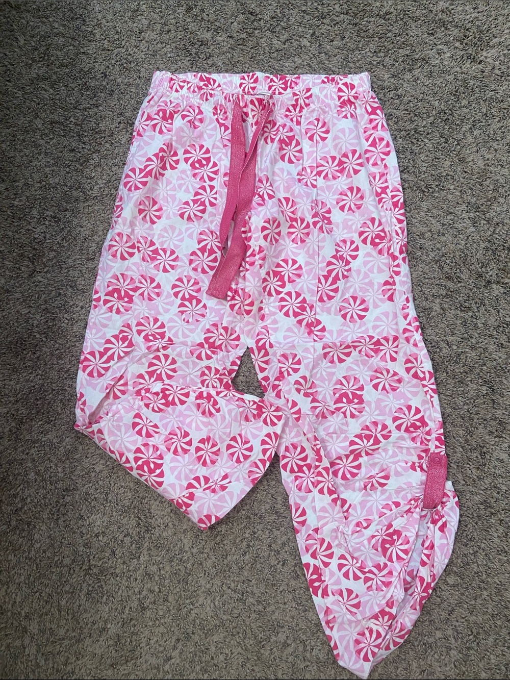 ❄️ Old Navy Pink Peppermint-Print Pajama Pants